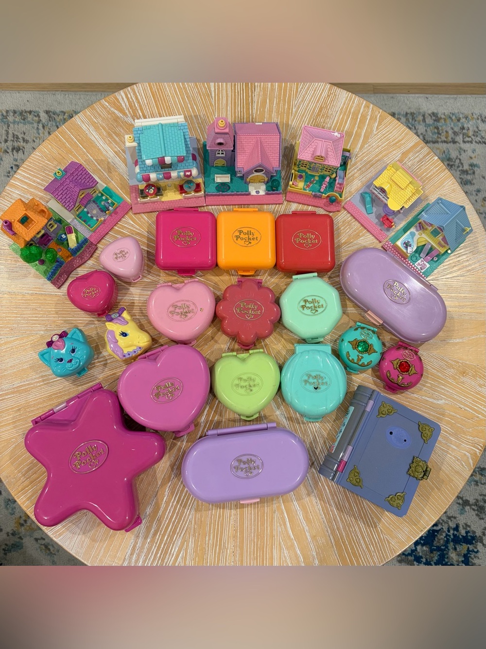 Lot of 26 Polly Pocket Bluebird compacts & houses 1990s